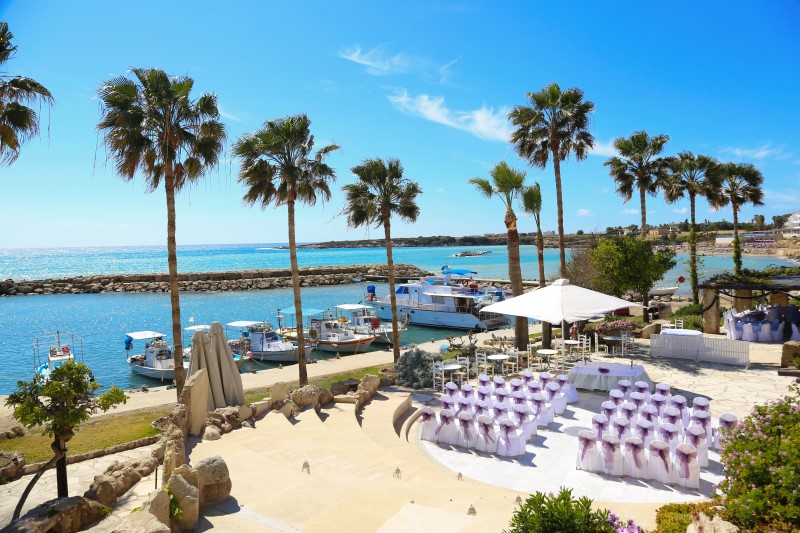 Image: http://www.bookyourweddingday.com/images/media/uploadfiles/Amphitheatre _ Limani Taverna.jpg